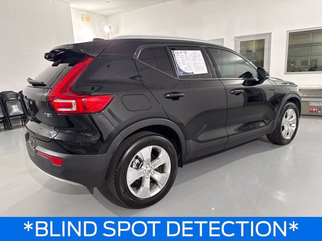 Used 2022 Volvo XC40 T5 Momentum AWD/4WD image 15