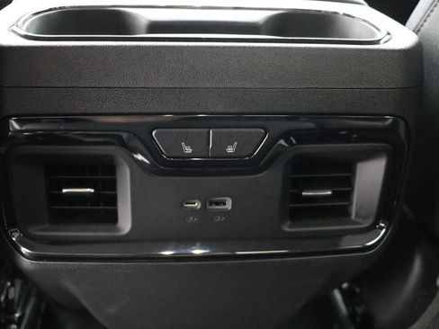 Used 2023 GMC Sierra 1500 AT4 w/ Technology Package image 18