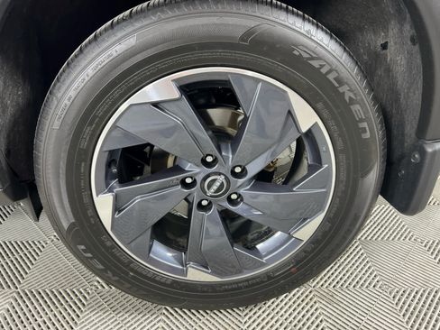 Used 2025 Nissan Rogue SV w/ SV Premium Package FWD image 13