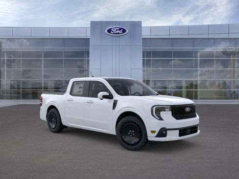 New 2025 Ford Maverick Lobo image 7