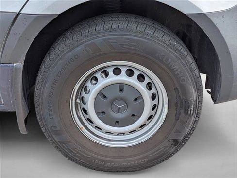 Used 2025 Mercedes-Benz Sprinter 2500 image 9