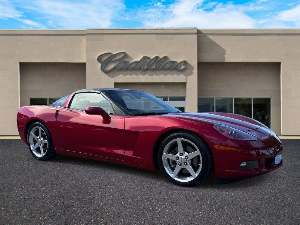 Used 2005 Chevrolet Corvette Coupe w/ Preferred Equipment Group RWD image 1