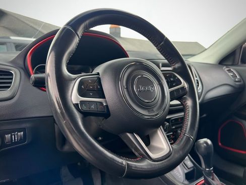 Used 2018 Jeep Compass Trailhawk AWD/4WD image 40