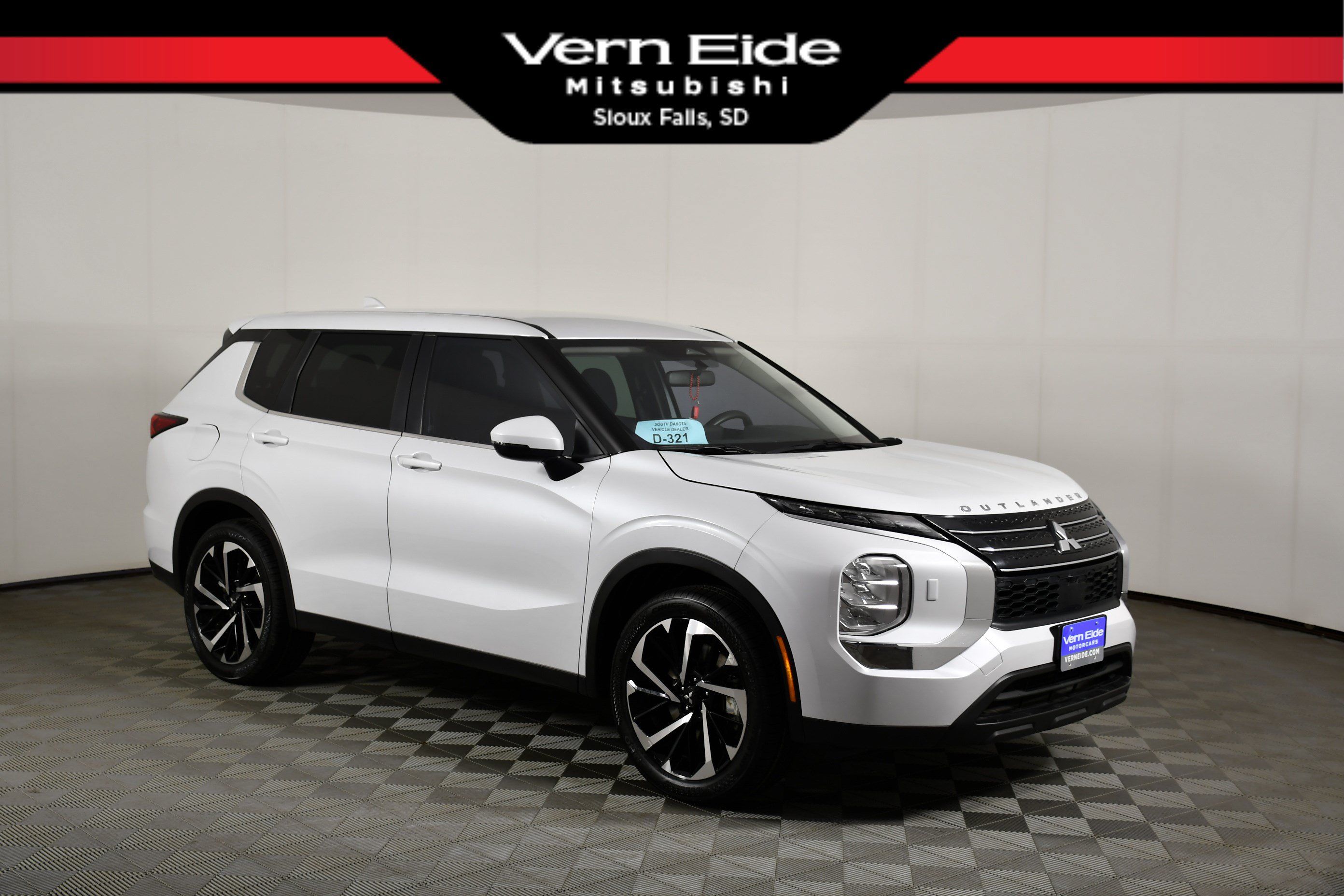 Used 2022 Mitsubishi Outlander ES AWD/4WD image 1