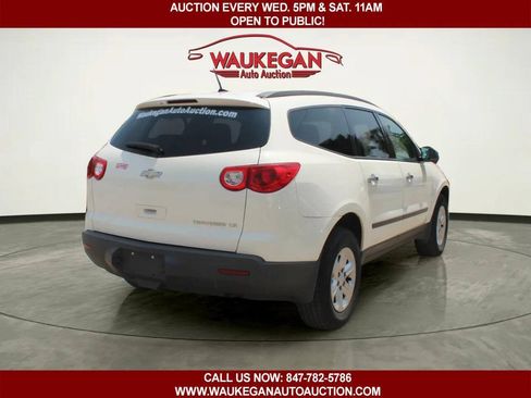 Used 2012 Chevrolet Traverse LS FWD image 5