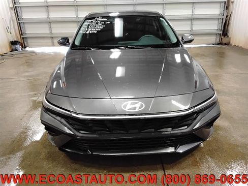 Used 2024 Hyundai Elantra SEL image 7