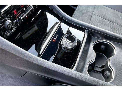 Certified 2025 Jeep Grand Cherokee Altitude image 16