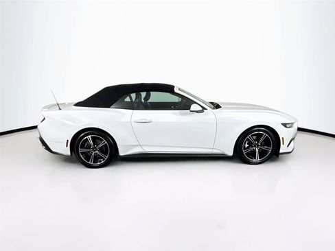 Used 2025 Ford Mustang Premium RWD image 10