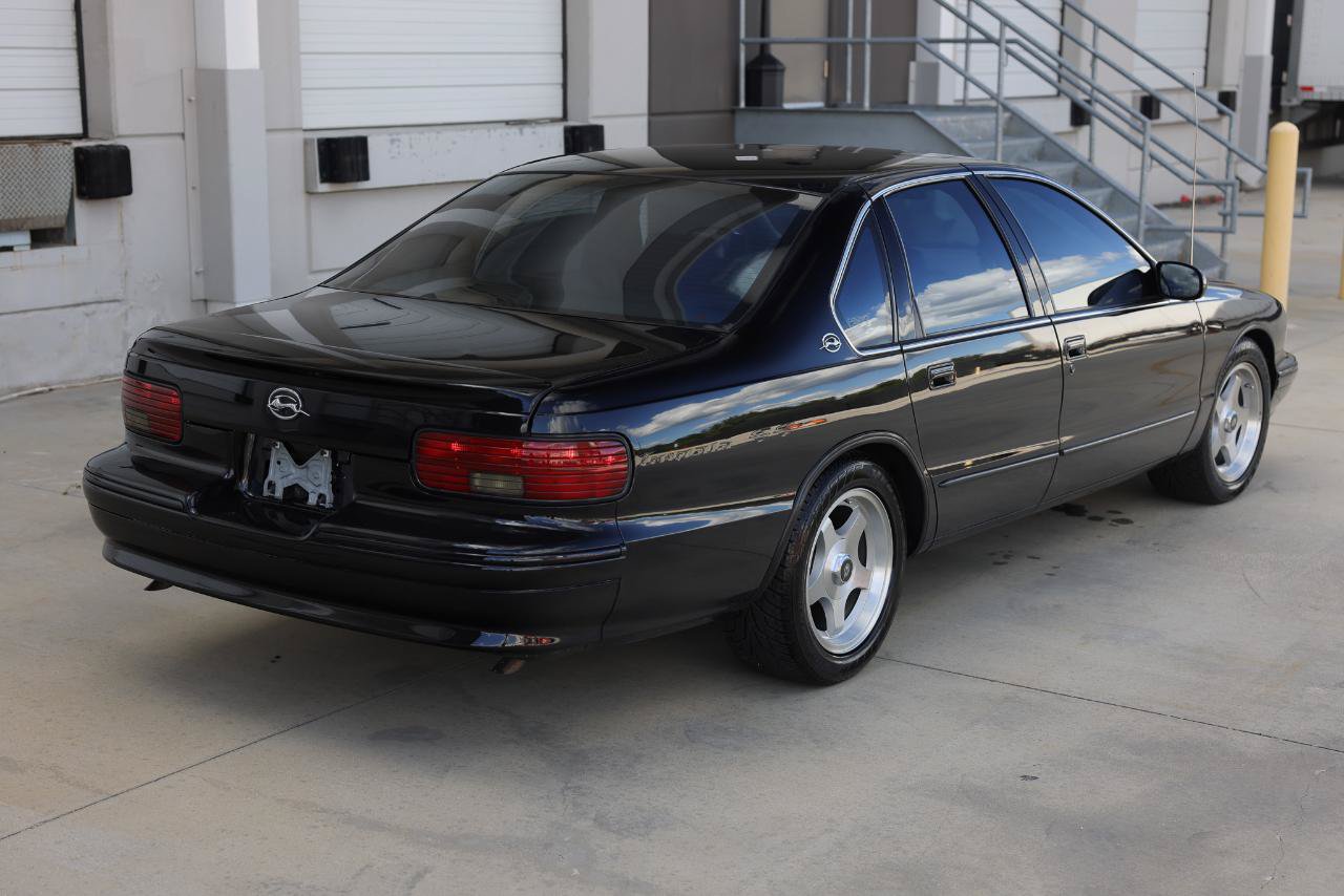 Used 1995 Chevrolet Caprice SS RWD image 11