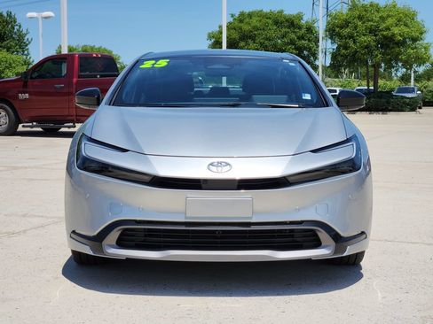 Used 2025 Toyota Prius Limited w/ Limited Premium Package FWD image 2