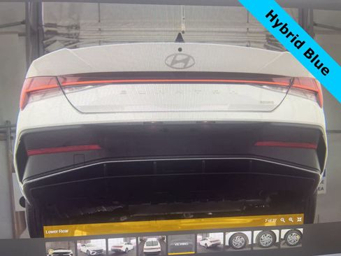 Used 2025 Hyundai Elantra Blue image 6