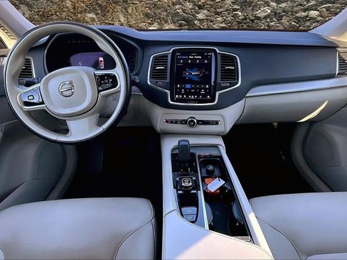Used 2023 Volvo XC90 B5 Core image 14