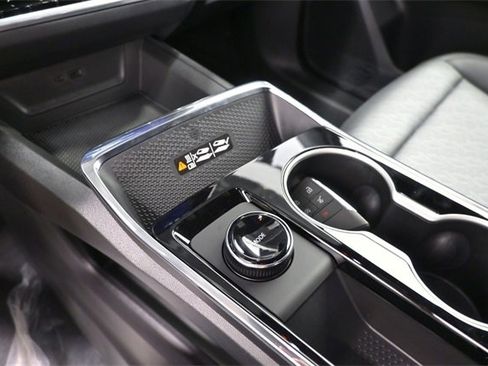 New 2026 Chevrolet Equinox LT w/ Convenience Package II image 23