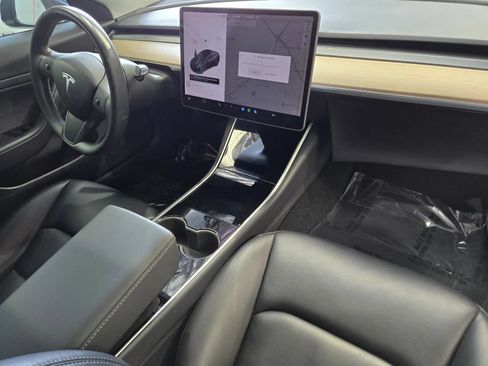 Used 2020 Tesla Model 3 Standard Range Plus RWD image 5