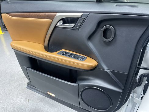 Used 2022 Lexus RX 350L FWD w/ Premium Package image 14