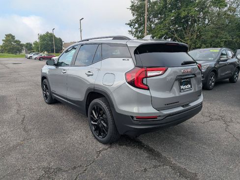 Used 2023 GMC Terrain SLE w/ Elevation Edition AWD/4WD image 5