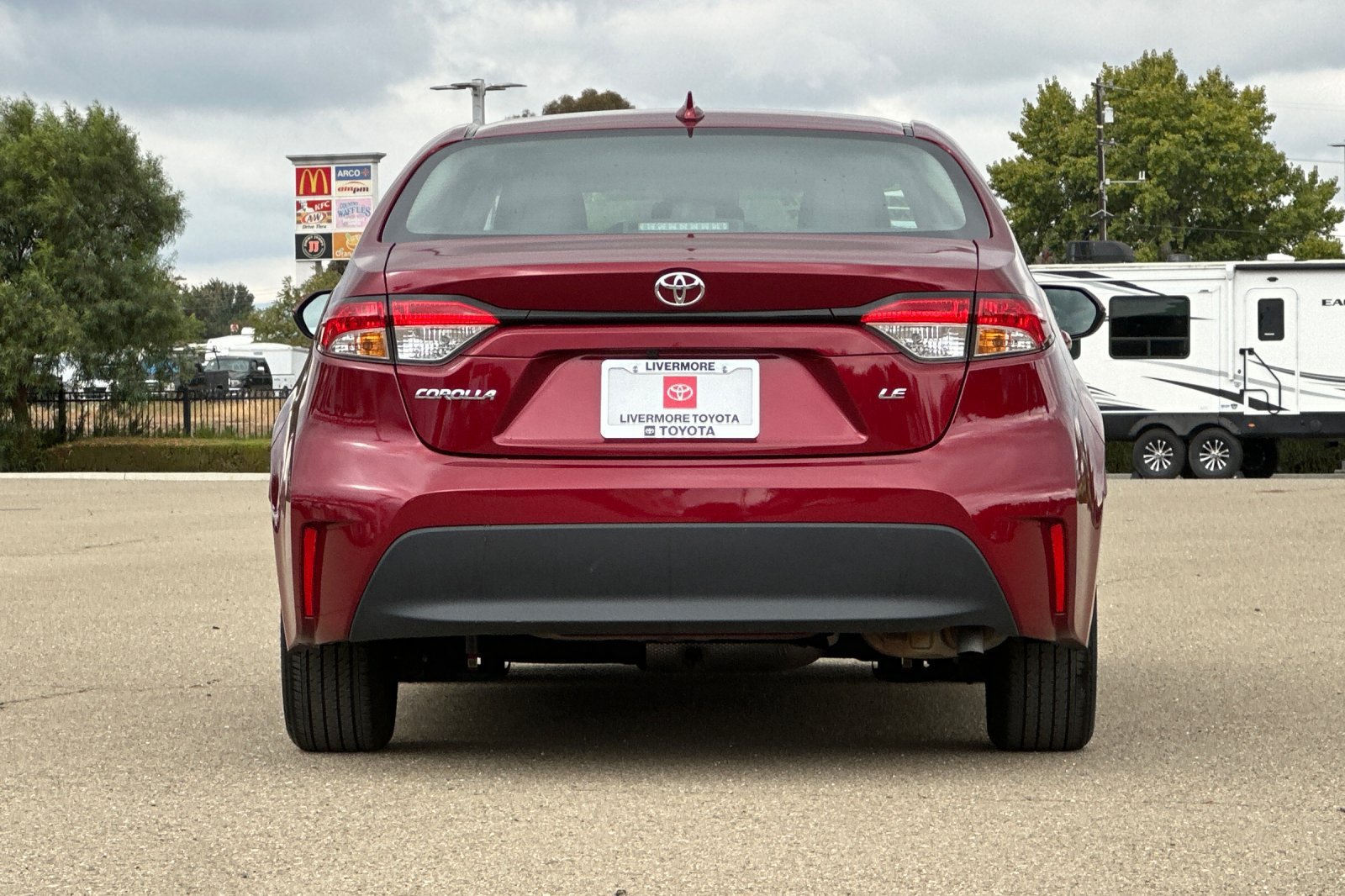 Used 2025 Toyota Corolla LE FWD image 5