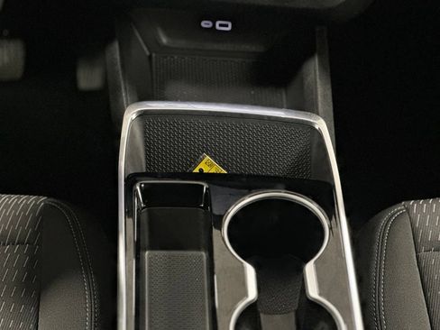 Used 2025 Chevrolet Equinox LT w/ Safety and Technology Package FWD image 19