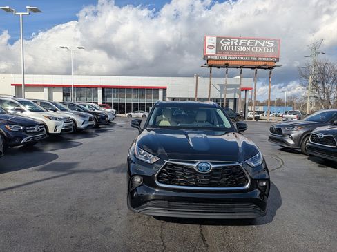 Used 2024 Toyota Highlander Limited image 2