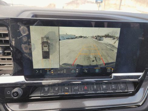 Used 2025 Chevrolet Silverado 2500 ZR2 w/ Technology Package image 50