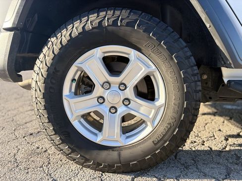 Used 2019 Jeep Wrangler Unlimited Sport S image 10