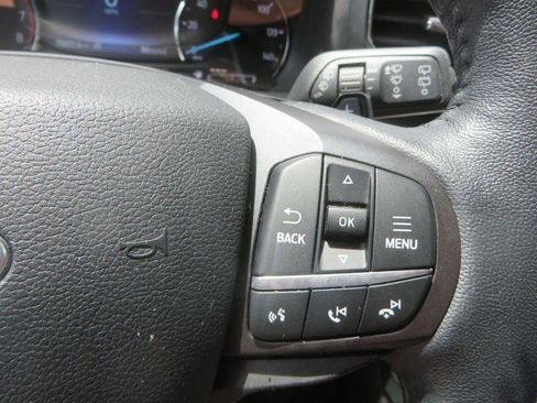 Used 2020 Ford Explorer XLT w/ Equipment Group 202A AWD/4WD image 17