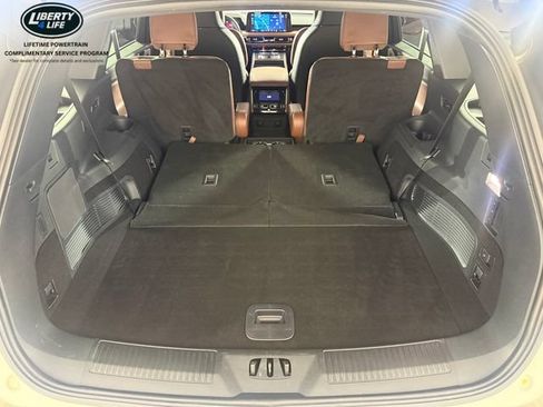 Used 2025 Lincoln Aviator Reserve w/ Equipment Group 201A AWD/4WD image 16