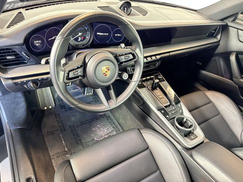 Used 2022 Porsche 911 Carrera image 4