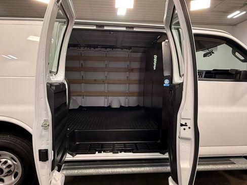 Used 2024 GMC Savana 2500 w/ Driver Convenience Package image 65