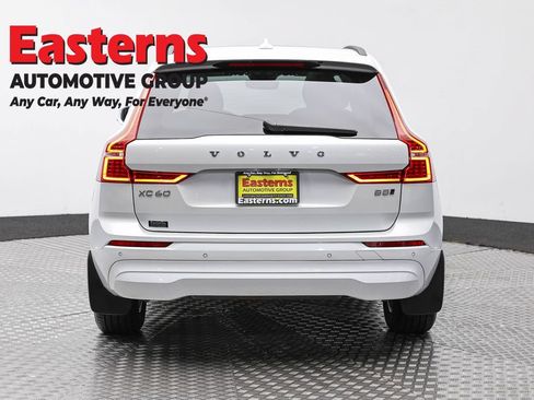 Used 2022 Volvo XC60 B5 Momentum AWD/4WD image 6