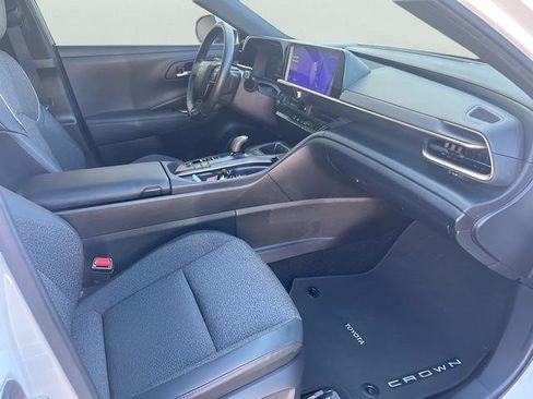 Used 2023 Toyota Crown AWD/4WD image 23
