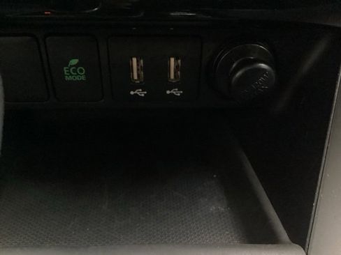 Used 2024 Mitsubishi Eclipse Cross SE image 23