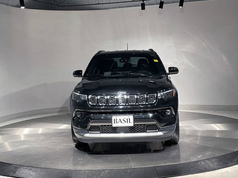 Used 2024 Jeep Compass Limited image 9