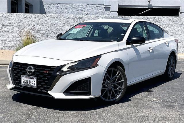 Used 2023 Nissan Altima 2.0 SR FWD image 1