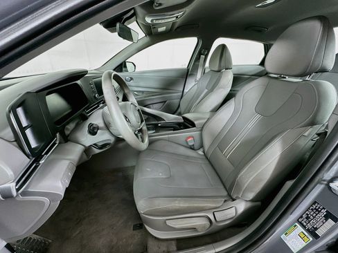 Used 2025 Hyundai Elantra Sport FWD image 13