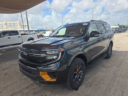 Used 2025 Ford Expedition Tremor AWD/4WD image 24