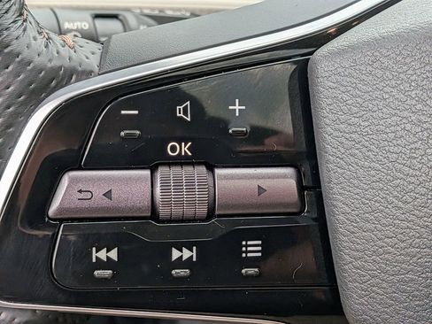 Used 2023 Nissan Ariya FWD image 14