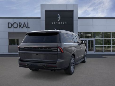 New 2026 Lincoln Navigator L Premier image 8