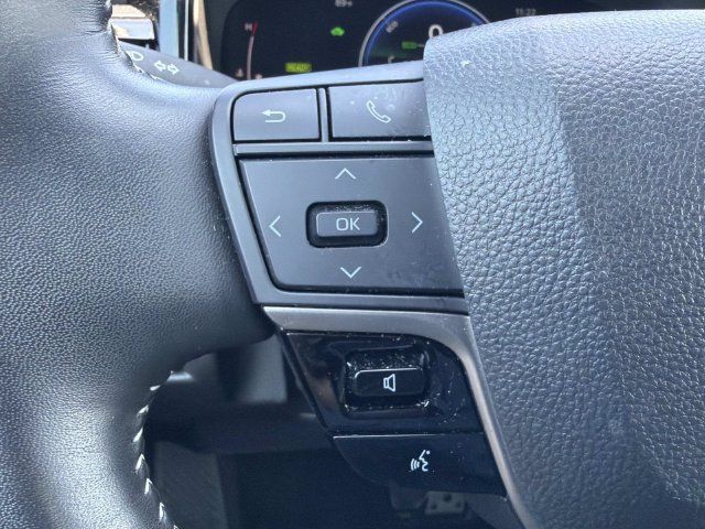 Used 2025 Toyota Camry SE FWD image 25