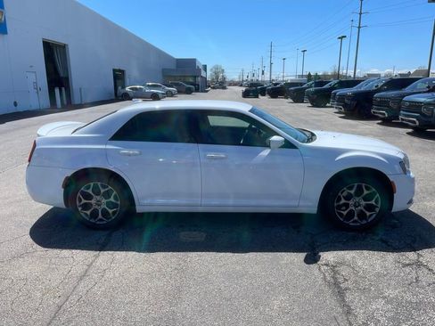 Used 2017 Chrysler 300 S AWD/4WD image 8