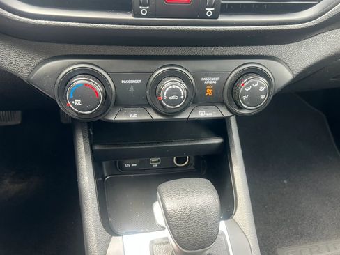 Used 2022 Kia Forte LXS FWD image 23