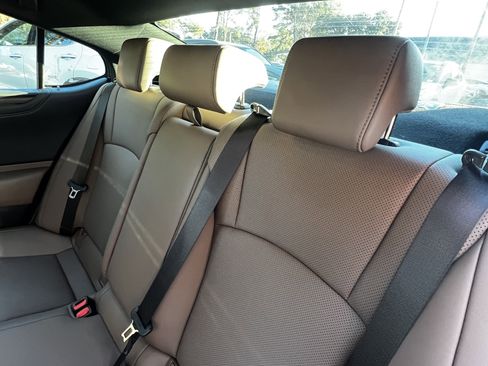 Used 2023 Lexus ES 350 w/ Premium Package image 32