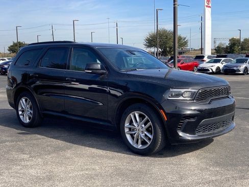 Used 2024 Dodge Durango GT image 2
