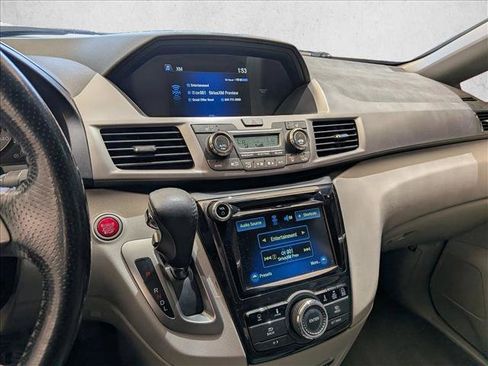 Used 2016 Honda Odyssey Touring Elite image 12