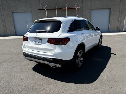 Used 2022 Mercedes-Benz GLC 300 w/ Multimedia Package Lite image 4
