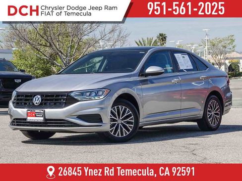 Used 2021 Volkswagen Jetta SE image 1