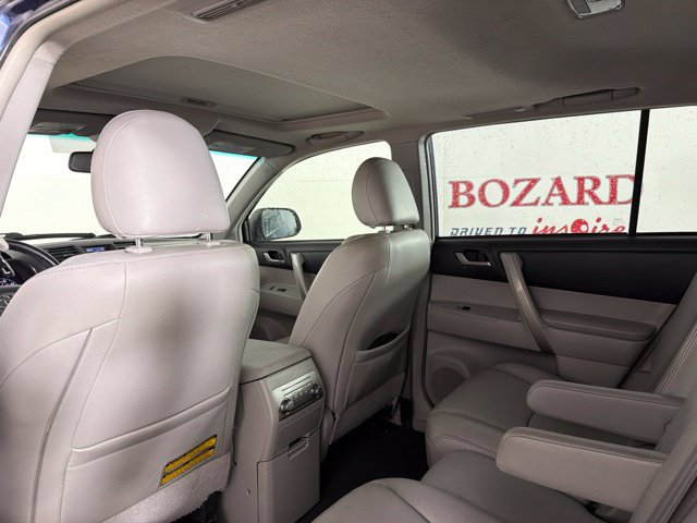Used 2013 Toyota Highlander SE FWD image 26