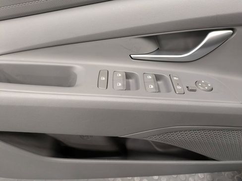 Used 2023 Hyundai Elantra SEL image 9