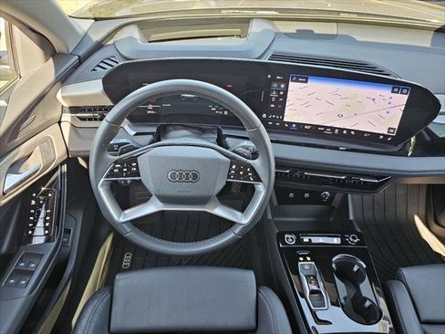 Used 2025 Audi Q6 e-tron Premium Plus w/ Premium Plus AWD/4WD image 5