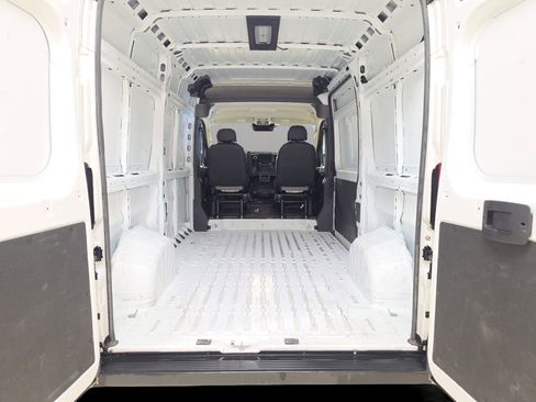 Used 2025 RAM ProMaster 2500 w/ Convenience Group FWD image 10